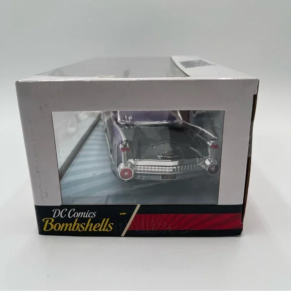DC Comics Bombshells CATWOMAN & 1959 CADILLAC Coupe Deville Metals Die Cast NEW - Picture 8 of 12